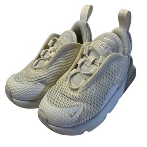 Nike Air 270 (size 7C) white‎
